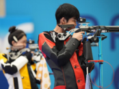 首金誕生！中國(guó)隊(duì)奪巴黎奧運(yùn)會(huì)射擊混合團(tuán)體10米氣步槍金牌