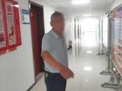 山西介休一公職人員當眾撕毀群眾辦事材料？當地回應：高度重視，正在調查