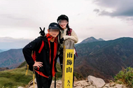 旅行博主夫婦在日本攀巖途中身亡，妻子為救丈夫跳進(jìn)河中，兩人繩子綁在一起