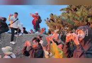 黃山之巔，晚霞與彩虹齊現(xiàn)，美翻了