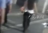 女孩公廁換衣服隔板縫隙突亮閃光燈 報警求助 民警現(xiàn)場擒獲  偷拍男子被行拘7日
