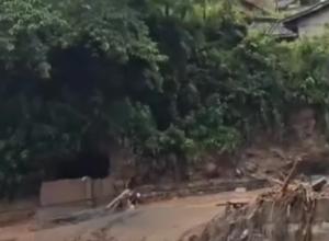 四川雅安“7·20”暴雨灾害 致30余人失联 8人遇难