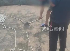 高达三十二层 一百一十米高，业主砍断高空作业工人绳索