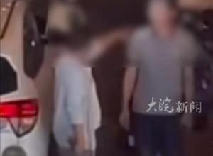 山东高密一夜市发生持刀伤人案 
嫌疑人已被采取刑事强制措施