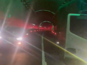 突發！高速公路隧間橋垮塌，有車輛掉墜
