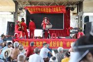濉溪縣四鋪鎮：文明實踐流動“大篷車”帶著文藝演出和志愿服務進鄉村