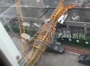 辽宁北镇一工地塔吊倒塌，塔吊驾驶员不幸身亡
