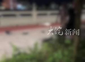 男子驾车因操作不当侧翻 致1名行人死亡 4名行人受伤 肇事司机已被警方控制