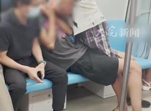 青岛地铁警方通报“小伙在地铁内遭老人殴打”：已查找到双方当事人，调取相关证据