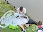 南京一男子釣場釣魚時被雷擊身亡？多方回應