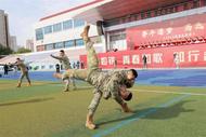 清華大學(xué)新生軍訓(xùn)凌晨拉練20公里 多所高校開啟“軍訓(xùn)模式”