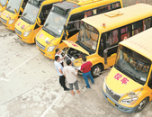 巢湖市校車“體檢”迎開學