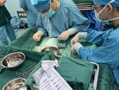 “移花接木”！医生用肋软骨为8岁女童“再造”右耳