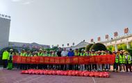 舒城縣向環(huán)衛(wèi)工人贈(zèng)送3200份清涼禮包