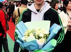 武汉18岁高中毕业生失联5日，监控拍到随一老人上车后失联，家属：高考成绩不错 与考试无关
