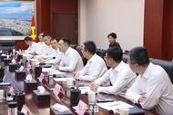 黃曉武與中國建筑國際集團有限公司執行董事兼行政總裁王曉光舉行工作座談