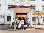 銅陵市教體局攜愛心企業舉行“愛心圓夢大學”助學捐贈活動