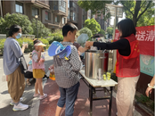 雪華鄉（宏業村街道）沈圩社區:炎炎夏日，送你一杯綠豆湯