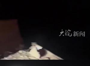 突遇山洪泥石流 雅康高速隧间桥垮塌有车辆掉坠 已抢救出2人送医
