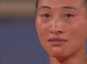 苦战3小时逆转，挺进4强！
“落后时，看到台上的国旗，有股精神支撑着我”