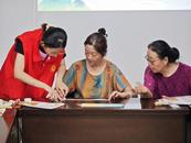 合肥蕪湖路街道社工站：詩意七夕 制扇至美