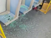 南寧一公交車玻璃突然炸裂！有乘客被劃傷，公司：內部安全部門已介入 