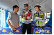 銅陵樅陽(yáng)縣：校車(chē)“體檢”迎開(kāi)學(xué)