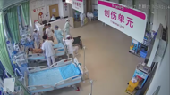 小葉醫探 | 安徽一男子候診時“噴射狀”吐血八次！護士飛奔救人