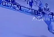 小伙運動時突發心臟驟停 眾人緊急施救用AED搶回一命
