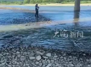 钓鱼人在河道发现佛头 距龙门石窟仅千米，有被凿痕迹 龙门石窟研究院：真假待鉴定