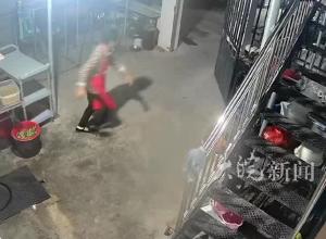 肥东3.8级地震多地有震感，商铺监控视频曝光：多人从店内跑出