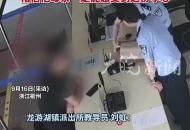 男子求助警方尋找24年前已故母親照片，民警：他一遍遍拍照，一遍遍哽咽，相信他母親一定能感受到這份孝心