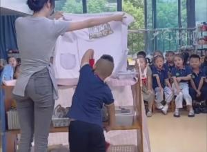 魔术是假的 但快乐是真的  
给桌子下面的小胖加鸡腿 封口费