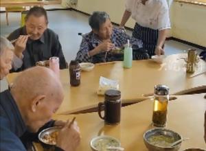 宣城：“家门口“幸福养老
  “餐餐都能吃新鲜的”