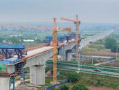 上海至南京至合肥高鐵跨明巢高速公路連續梁合龍