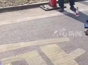 
男子高速上突发疾病心脏停跳 幸遇路过急救车及时救治 “我们不需要费用 我们是顺路”