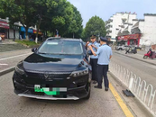 周六不打烊  交通執法護航忙