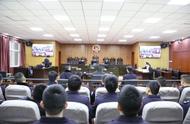 男子搶劫逃離期間又強奸殺人，被執行死刑，民警謝某獲刑！