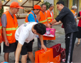 溫情中秋共筑城市溫暖|紅雨傘攜手偉少烘焙夢向潁上縣環衛工人致以節日問候  