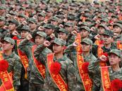 阜陽歡送1300多名新兵奔赴軍營