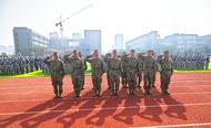 莘莘學子 堅毅自信 ——樅陽縣職業技術學校舉行新生軍訓考核表彰大會