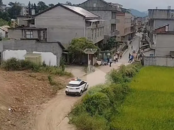 江西上饒一地草叢中發現男尸