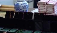 主播稱遭追殺讓粉絲買下文物保管，靠古董專家人設詐騙70余萬