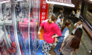 廈門鼓浪嶼一商戶前，男子辱罵店員并叫囂“信不信我開單子罰死你” 當地回應