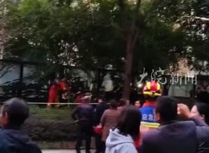 孩子坠入小区化粪池 爷爷下去施救不幸身亡 事发四川广元一小区