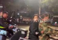 騎車未上牌也不戴頭盔 福建閩侯城管與攤販起沖突？ 當地回應：非城管人員 部分人員是保安
