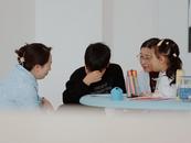 小葉醫探 | 男孩一幅主題畫，“藏”著腹痛背后的心事