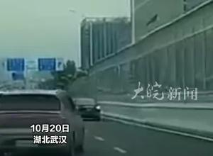 司机突发疾病撞向匝道，路过民警果断把车逼停，“下面是主干道 不停车危险极大”