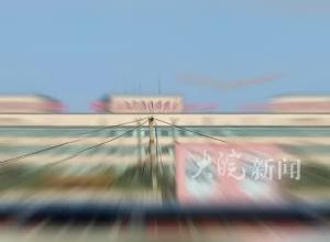 唐山一煤矿发生冒顶超24小时 多名家属赶到现场前焦急等待
