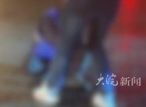 警方通报代驾员街头被殴打，代驾员误认车辆起争执，打人者1人被刑拘、1人被行政处罚